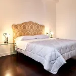 P&P Piazza Bergamo Apartment